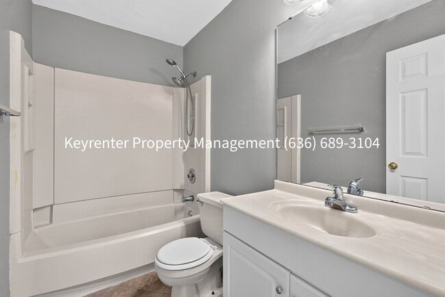 Building Photo - Charming 2-Bedroom Condo Available for Rent in Saint Peters!