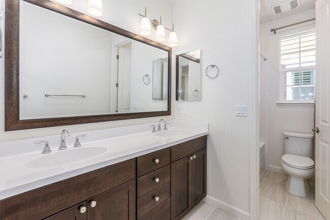 Building Photo - Stunning Executive Style Home in Fremont – Ardenwood Neighborhood!