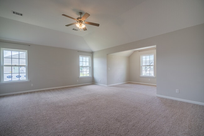Building Photo - 418 Huntington Dr