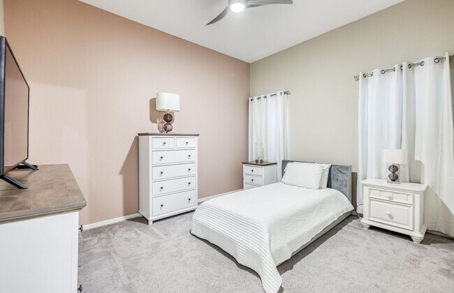 Building Photo - We have a beautiful home fully furnished with 4 bedroom-2 baths