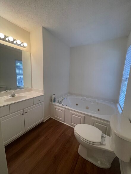 Building Photo - 1547 Cedar Rock Church Rd