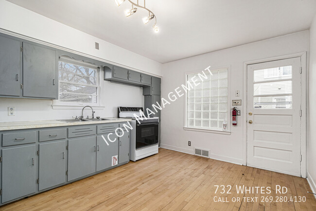 Building Photo - 732 Whites Rd