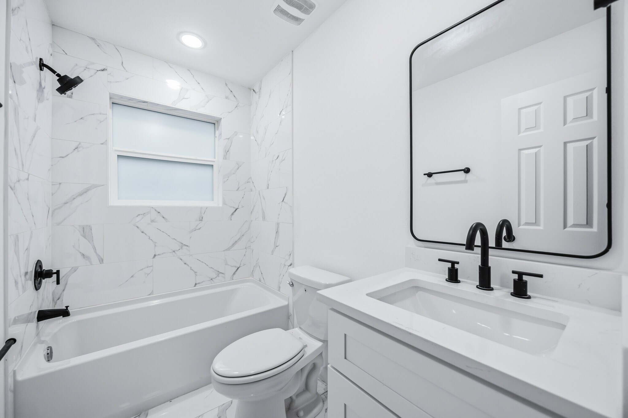 Building Photo - 9318 Sundown Dr