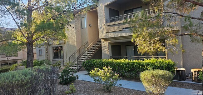 Building Photo - 8250 N Grand Canyon Dr