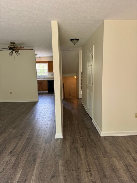 Building Photo - 159F Londonderry Dr