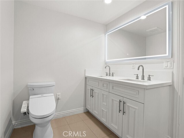 Building Photo - 1598 Long BCH