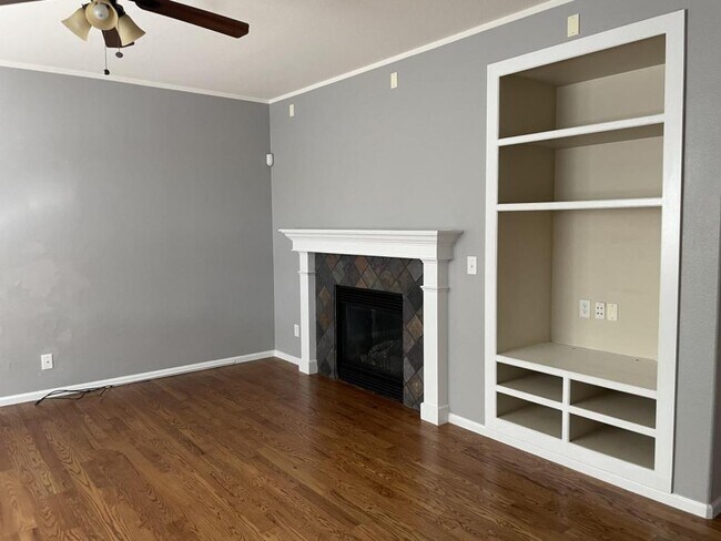 Building Photo - 12965 Banyon Cir