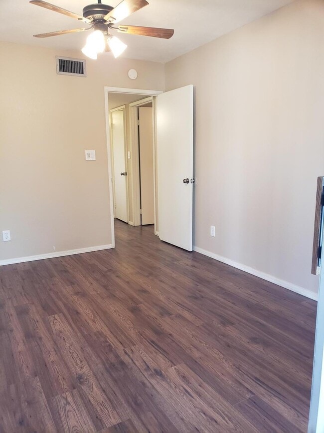 Building Photo - 9626 W Mountain View Rd