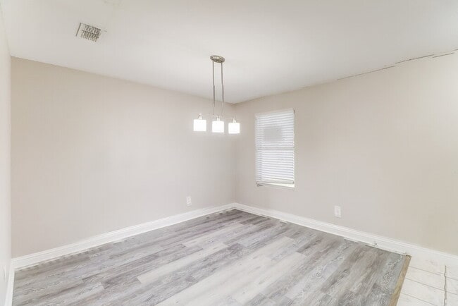 Building Photo - 1477 Hickory Creek Ln