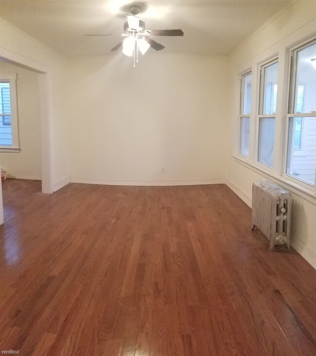 Building Photo - 19 Philip Pl