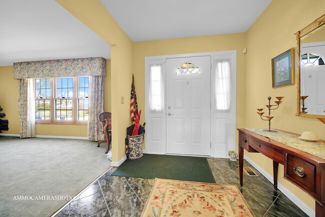 Building Photo - 2344 Appleby Dr