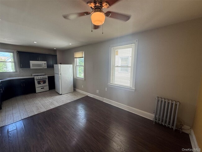 Building Photo - 105 Pilgrim Pl