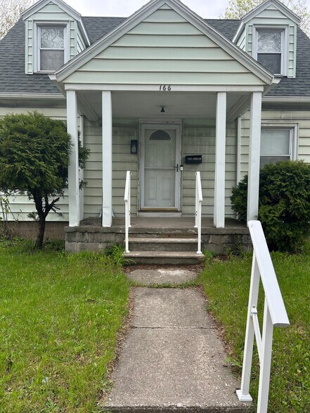 Building Photo - 166 Scottsville Rd