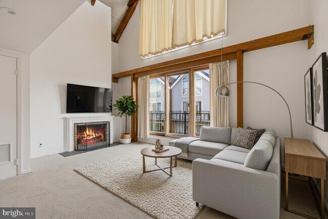 Building Photo - 312 Severn Ave