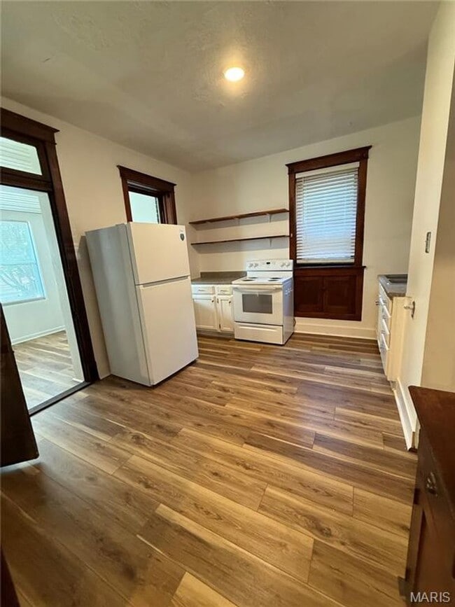 Building Photo - 5428 Nottingham Ave