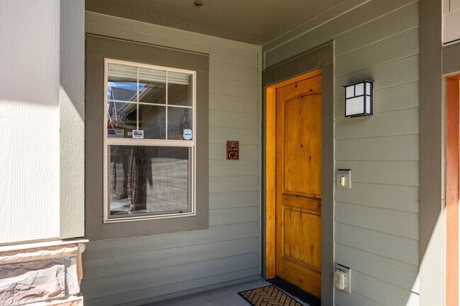 Building Photo - 6144 Fox Point Cir
