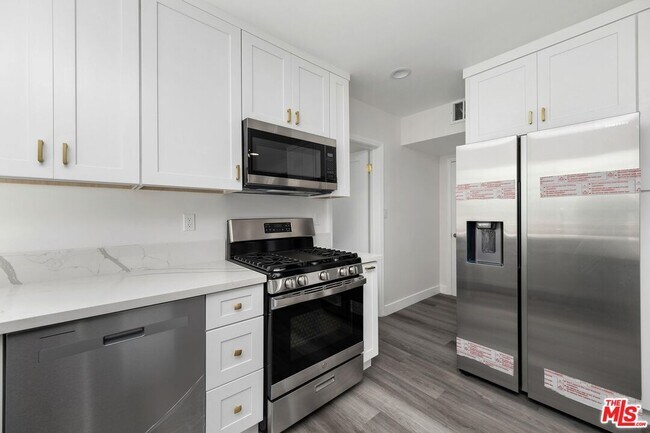 Building Photo - 8918 Cadillac Ave