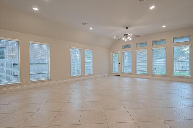 Building Photo - 10623 Davlee Ln