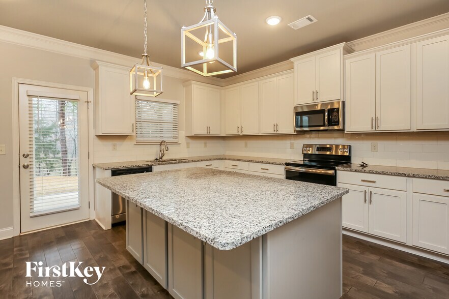 Building Photo - 241 Braselton Farms Dr