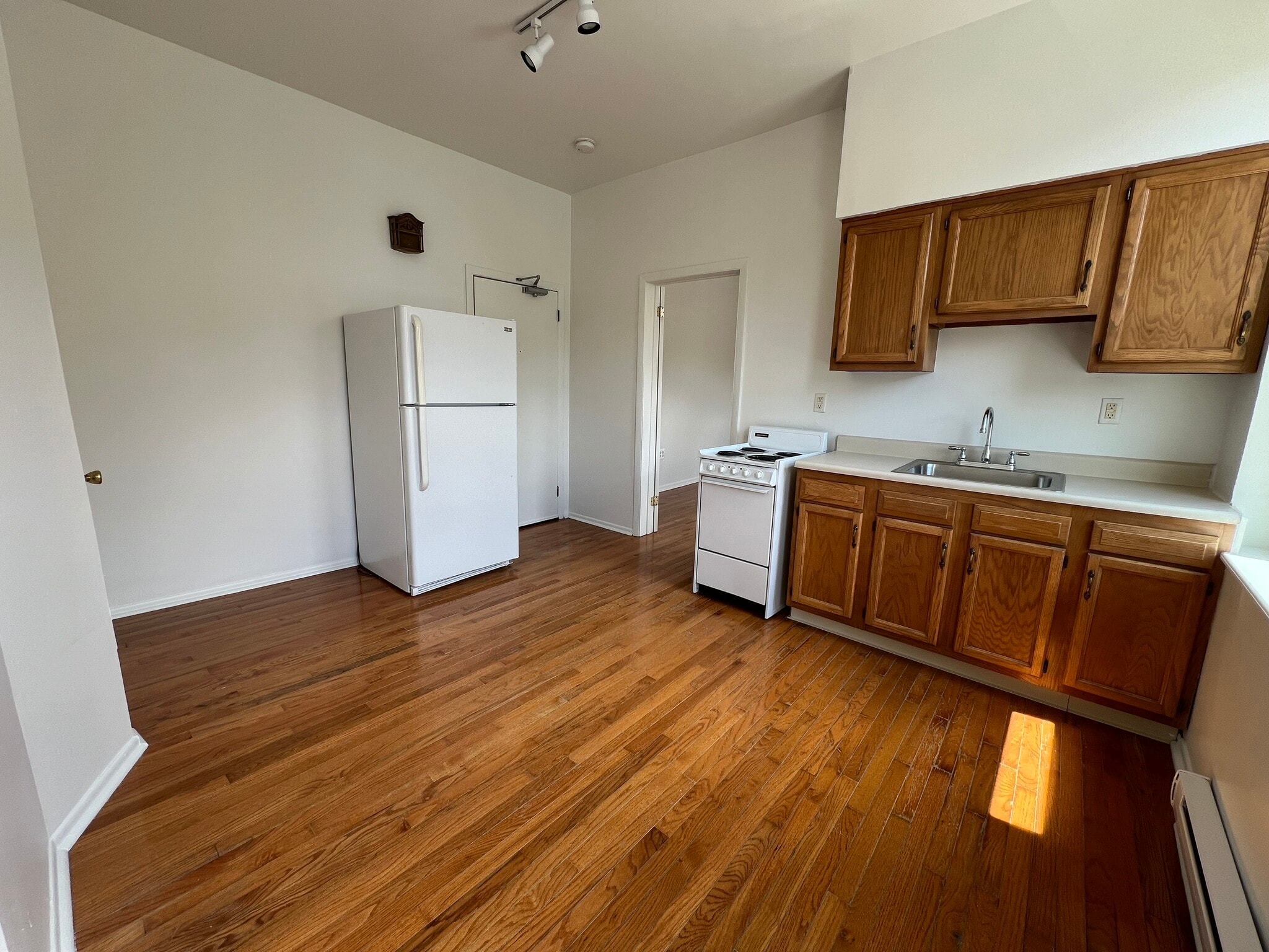 Building Photo - 3217 Brereton St