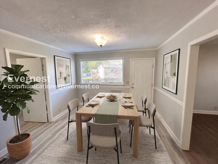 Building Photo - 212 New Shackle Island Rd