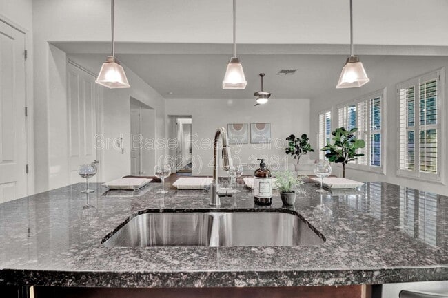 Building Photo - 20465 W Ridge Rd