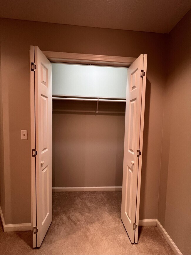 Building Photo - 671 Jenny St