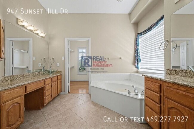 Building Photo - 947 Sunset Hill Dr