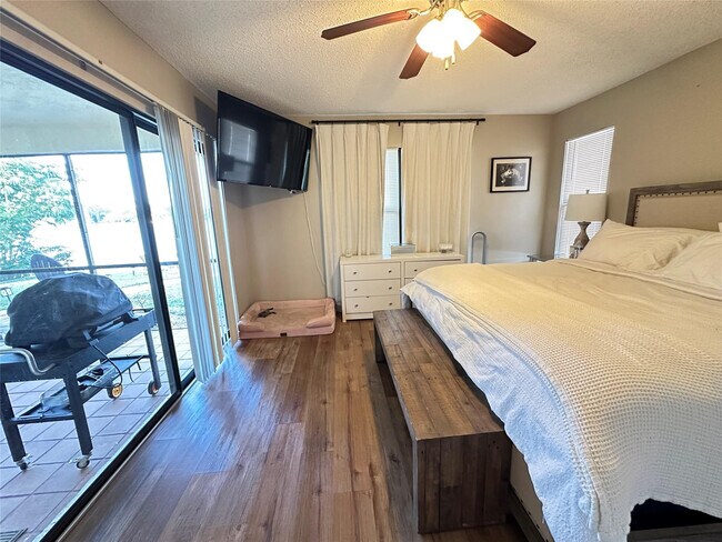 Building Photo - 6657 Paul Mar Dr