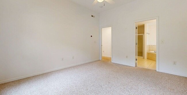 Building Photo - 142 Olean St