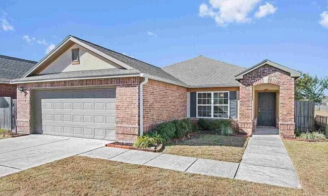 Building Photo - Luxurious 3 bedroom 2 bath home in the Heart of Baton Rouge!