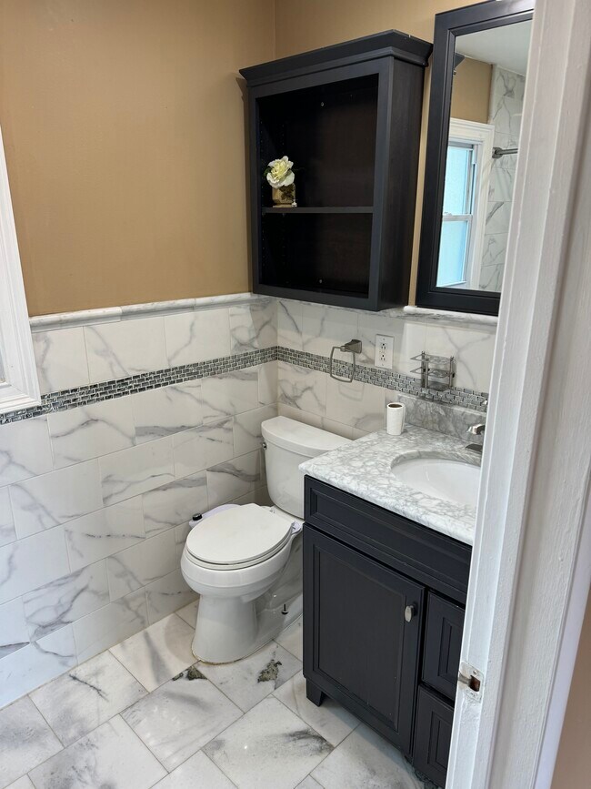 Building Photo - 129 Beach St