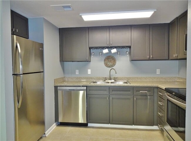 Building Photo - 1580 Harbor Dr