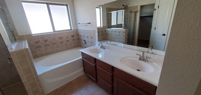 Building Photo - 14345 Apache Point Dr