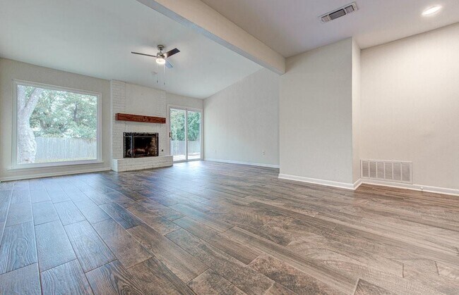 Building Photo - 1406 Thornridge Rd