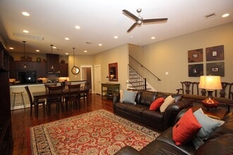 Building Photo - 2212 Radcliffe St