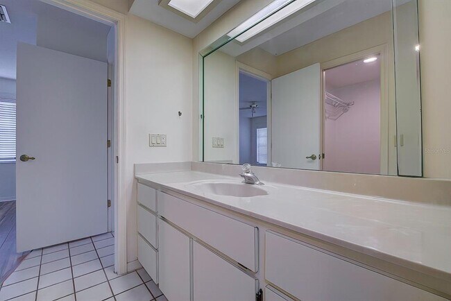Building Photo - 8992 Hernando Way