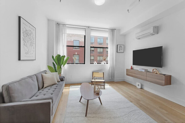 Building Photo - 517 W 45th St