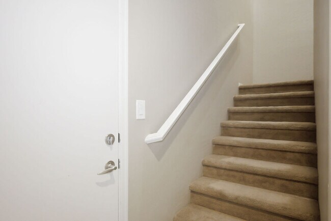Building Photo - 6655 Flaminian Ln