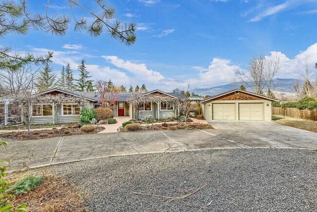 Building Photo - Beautiful home on large, landscaped flag lot - Available March