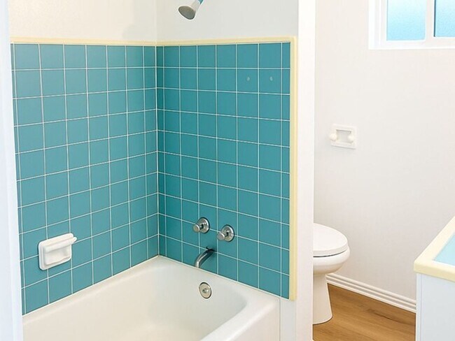 Building Photo - 2 Bedroom Bakersfield Beauty!