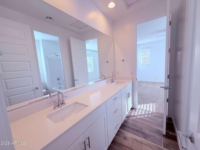 Building Photo - 8307 E Peterson Ave