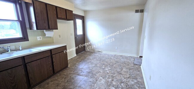 Building Photo - 268 Mohawk School Rd