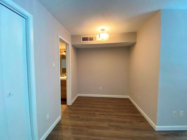 Building Photo - The Silverado Condominiums have plenty of ...