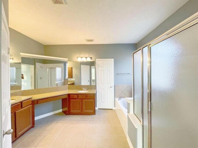Building Photo - 10815 Lake Raven Ct