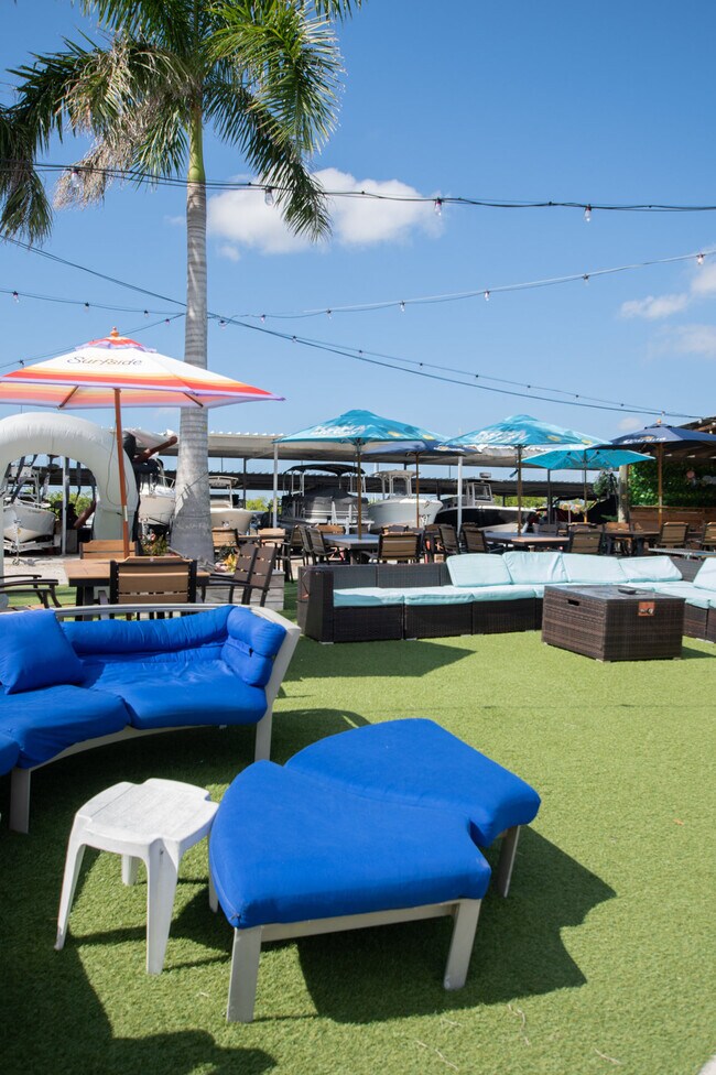 Building Photo - 1000 Cove Cay Dr