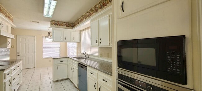 Building Photo - 14814 Earlswood Dr