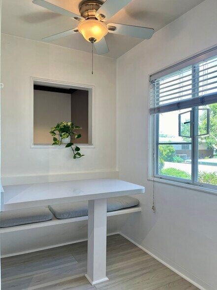 Building Photo - 5249 Village Grn