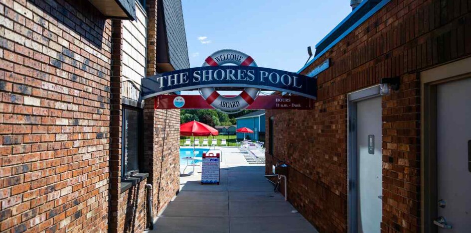 Building Photo - 9791 Spinnaker Dr