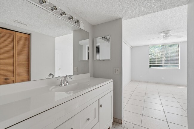 Building Photo - 3300 NW 46th St